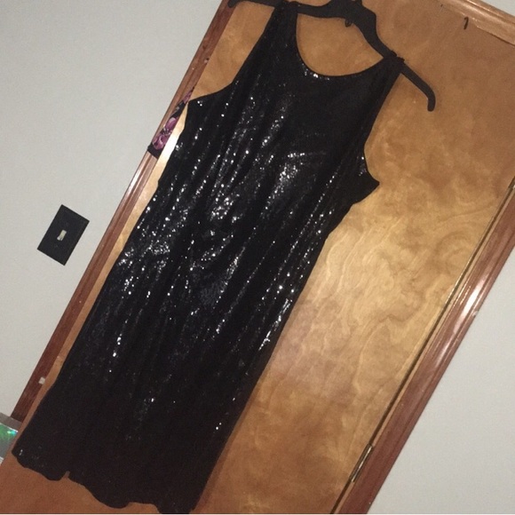 22W Taylor Cocktail Sequin Dress w/Twist Detail - Picture 4 of 10